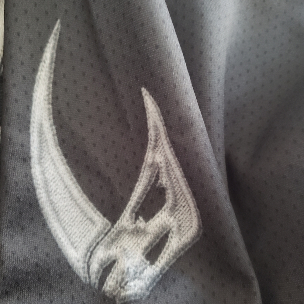 🏒 Star Wars Mandalorian Hockey Jersey 🏒 - Picture 4 of 9